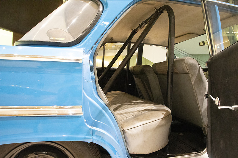 ロールバーも付いていたが展示車だったのできちんと固定されているかは疑問