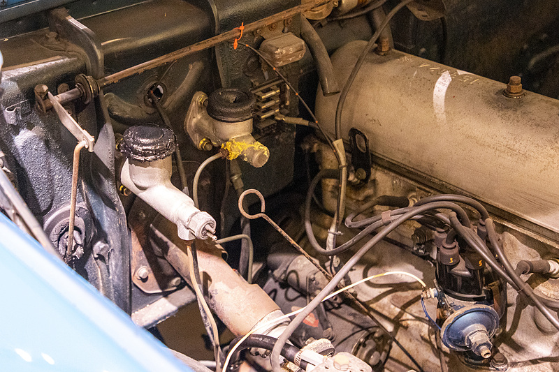 ブレーキは前後ドラムなのでマスターバックは付いていない