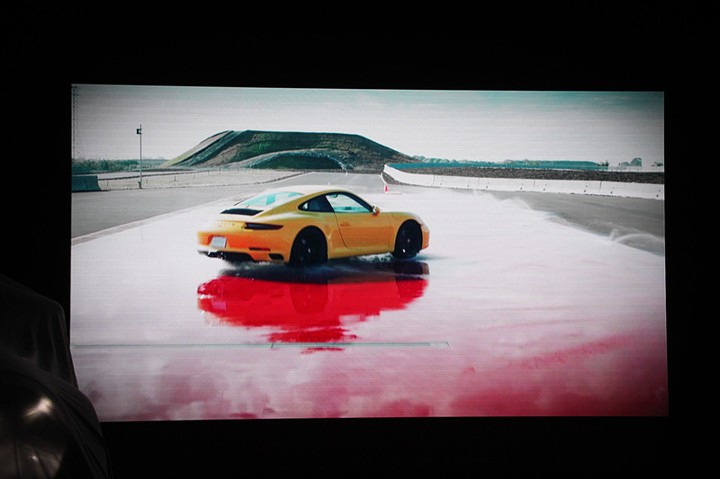 ポルシェエクスペリエンスセンターの紹介