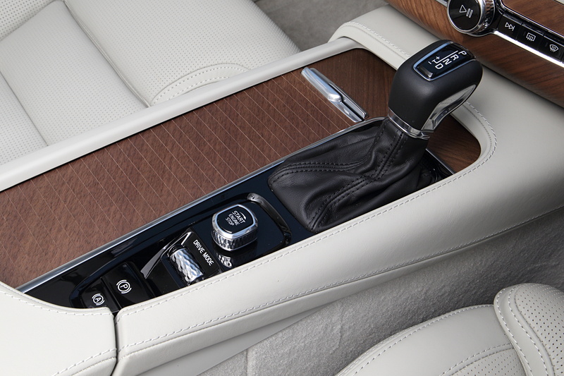 シフトノブまわり