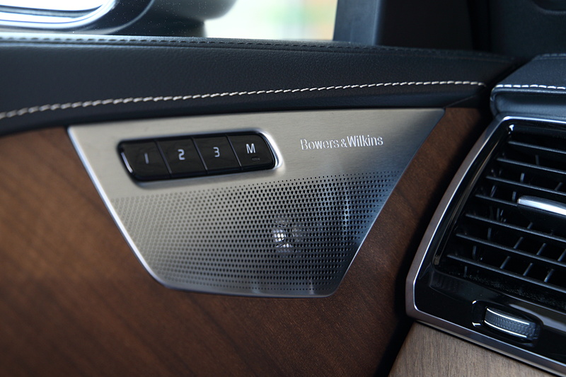 19スピーカーの「Bowers&Wilkinsプレミアムサウンド・オーディオシステム」（35万円）もオプション設定