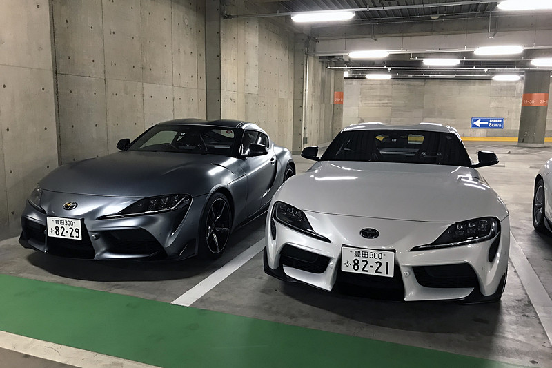 地下駐車場にズラリと並んだスープラとご対面。まずは公道でその実力を体感