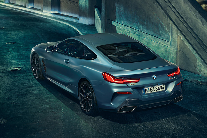 BMW Individualが手掛けたボディカラー「フローズン・バルセロナ・ブルー」を初採用