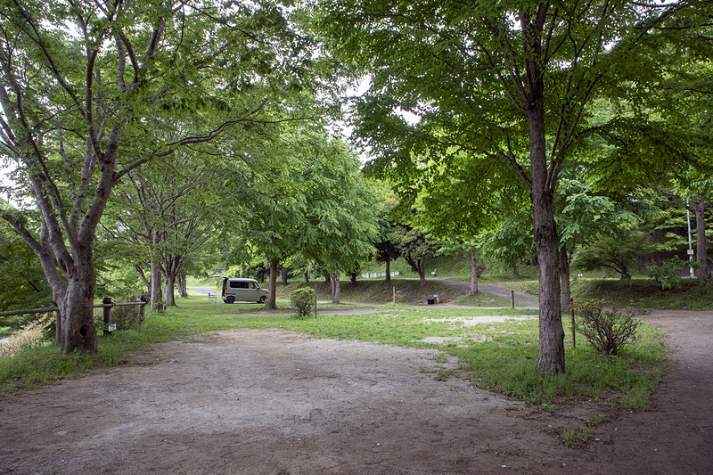 訪れたのは千葉県君津市にある「かずさオートキャンプ場」。スタッフさんはみんな気持ちのいい人だった。社長さんにN-VANを見せたところかなり興味を持ってくれて、なんでもクルマに犬を数匹乗せて出かけることも多いという。N-VAN仲間が増える!?