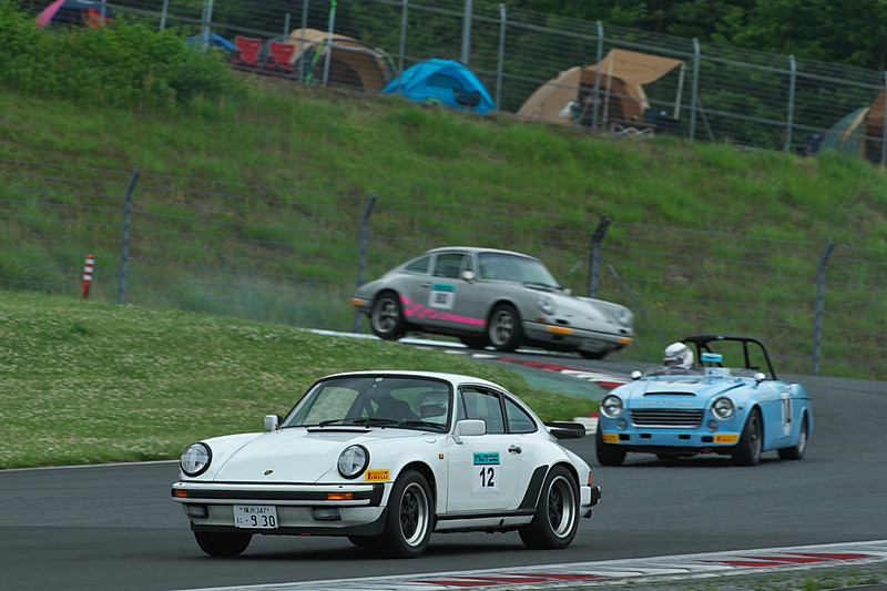 決勝レース当日の午前中には、2020年からのスタートを予定するクラシックカーレース「スーパー耐久ピレリクラシックチャレンジ」（S耐クラシック）のエキシビションレースも実施された