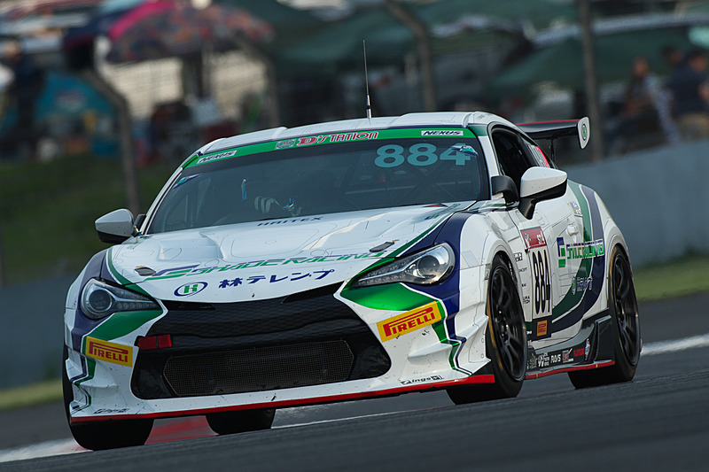 6時間経過時点でST-4クラス3位の884号車「林テレンプ SHADE RACING 86」