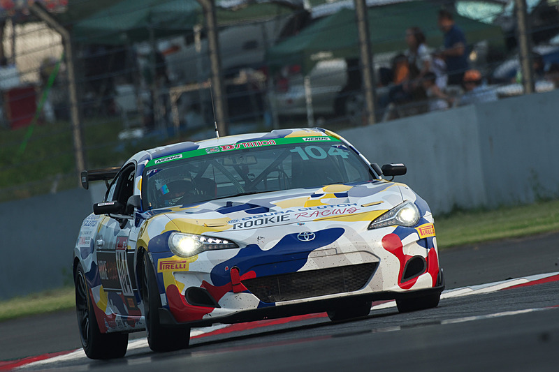 SUPER GTのGT500ドライバーでもある石浦宏明選手、大嶋和也選手を擁する104号車「ROOKIE RACING 86」。MORIZO選手の走行も期待される