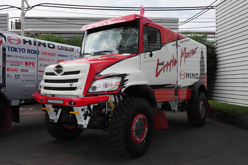 ボンネットキャブタイプのHINO600