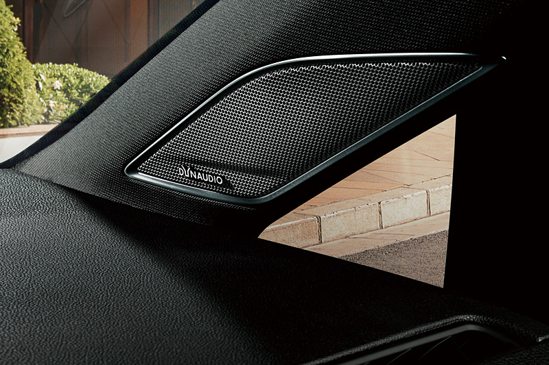 一部グレードでは、プレミアムサウンドシステム「Dynaudio サウンドシステム」をオプション設定