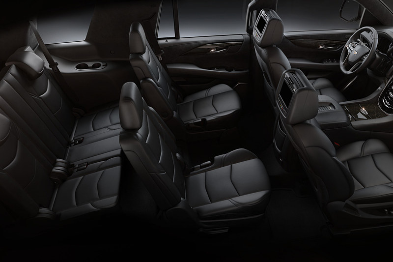 インテリアもジェットブラック/ジェットブラックアクセントを採用して内外装をコーディネート