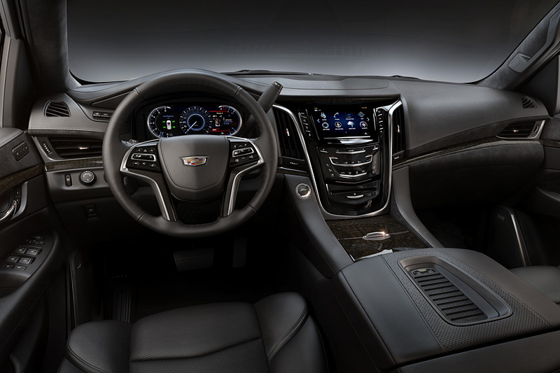 インテリアもジェットブラック/ジェットブラックアクセントを採用して内外装をコーディネート