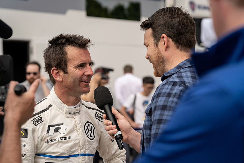 ドライバーを務めたロマン・デュマ選手