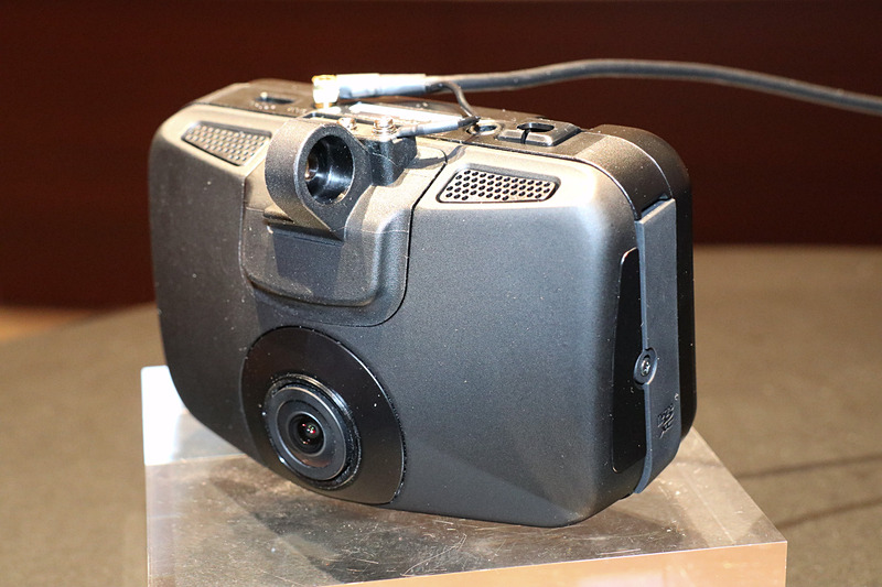 JVCケンウッド製の外向きカメラ。型番は「GC-DRT1」となっている