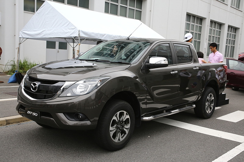 国内では販売されていない海外仕様の車両。東南アジアなどで販売されている「BT-50」「マツダ2 セダン」「CX-4」「CX-9」が用意されていた