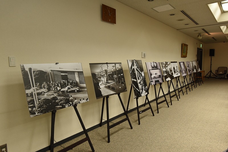 トークショーの後は、現在でも残されているロータリーエンジンの実験室などの史跡ツアーも開催された。ドアにはNSU-WANKELと書かれたライセンスが残っている