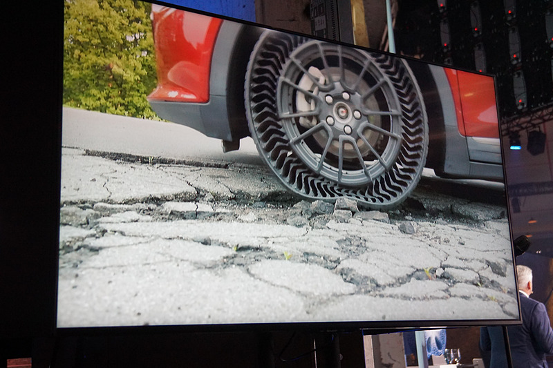 「ミシュラン アプティス・プロトタイプ」装着車によるテスト走行の映像