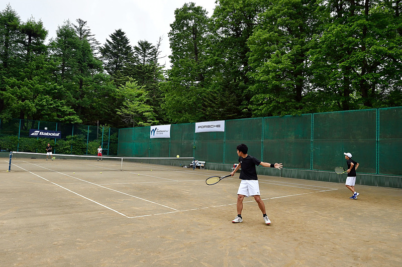 中級では大会出場選手とラリーなどを試合さながらに行なった