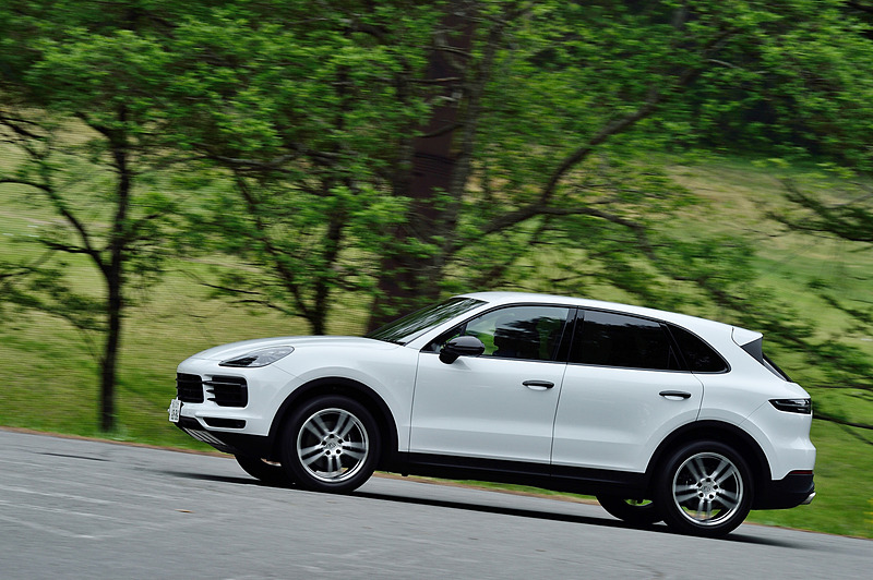 軽井沢からは「カイエン」で帰京。渋滞にハマりながらも快適なドライブが楽しめた