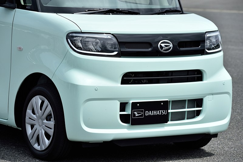 前後バンパーにセンサーを装着