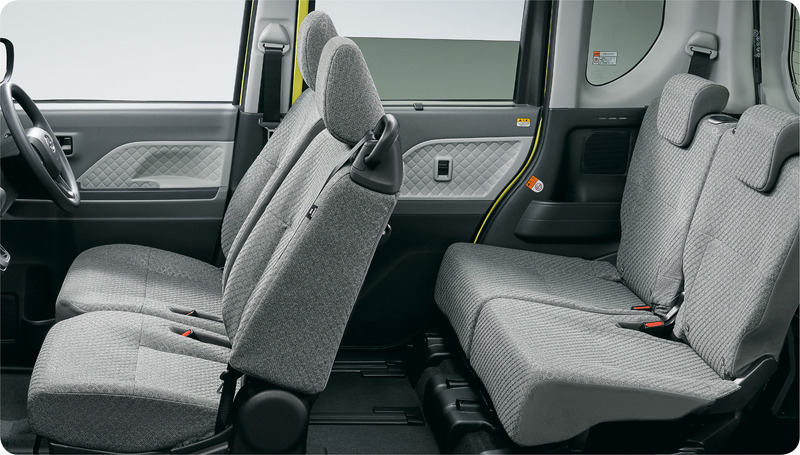 新型タント Xのシート