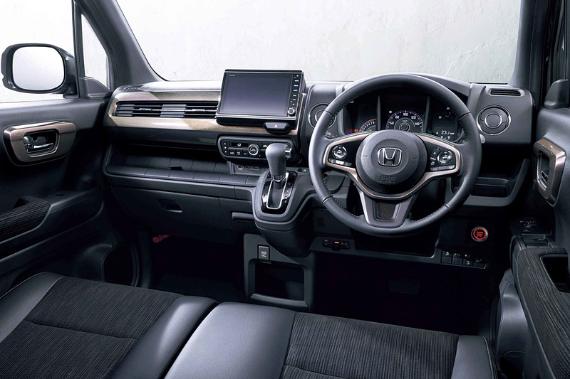 N-WGN カスタムのインテリア