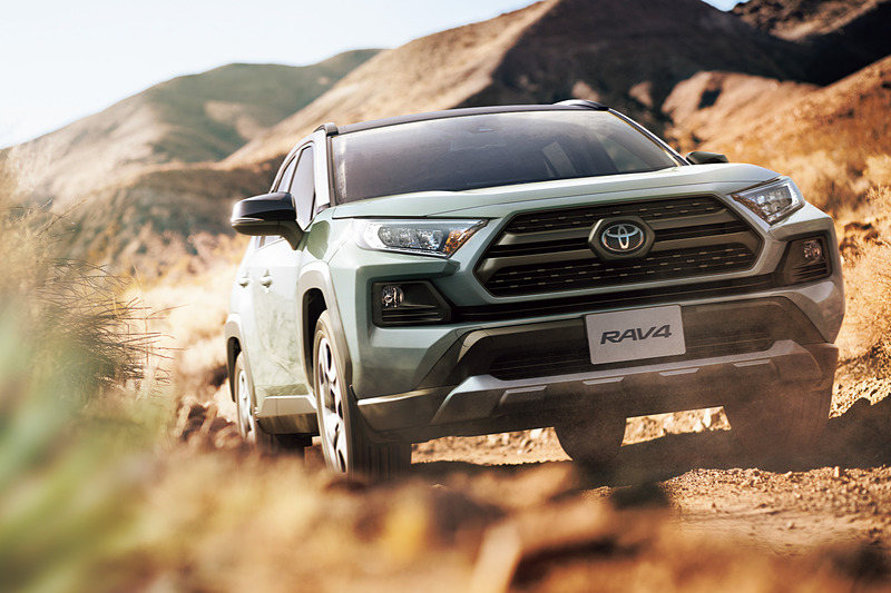 2019年4月にフルモデルチェンジして同乗した「RAV4」が登録車販売台数で7位に