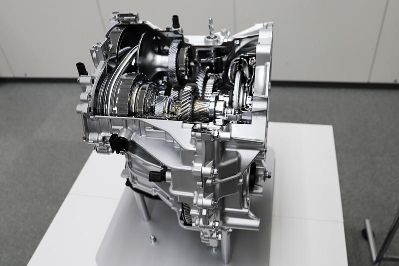 世界初のパワースプリット技術を採用した「D-CVT」