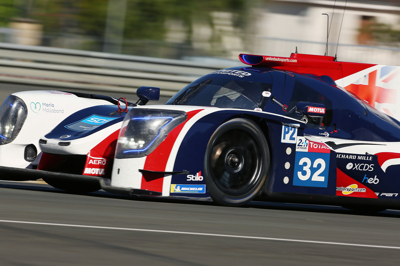 ピットレーン入り口側に設置されたユナイテッド・オートスポーツのピット