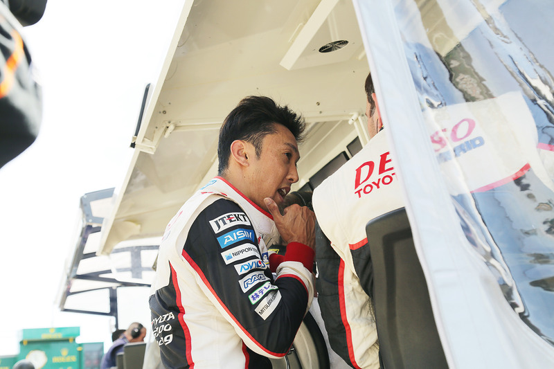 8号車をドライブする中嶋一貴選手