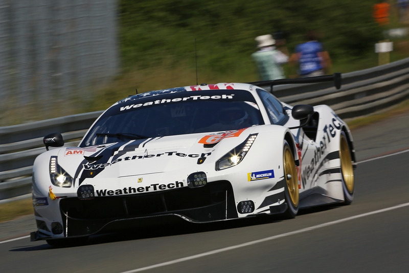 LMGTE Amクラストップのウェザーテックレーシングのフェラーリ 488 GTE