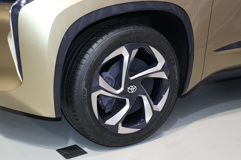 タイヤはトーヨータイヤ「PROXES T1 Sport SUV」
