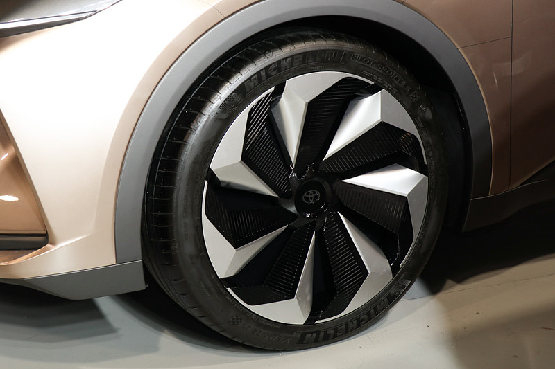 タイヤはミシュラン「PILOT SPORT 4 S」