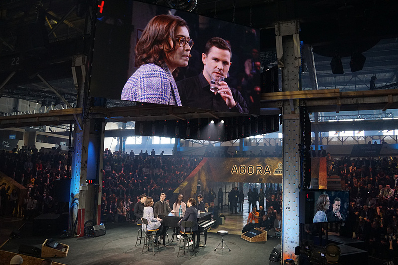 Movin'Onのオープニングイベントでは「ジェネレーションY」と呼ばれる世代が集まり、Movin'Onで探求を続ける「脱炭素と大気の質」「多様な都市交通と社会」「革新的な技術」「商品輸送とマルチモダリティ」「循環経済」といった5つの主要テーマを示した