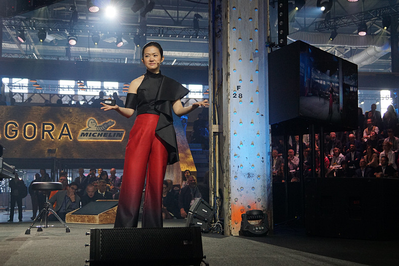 建築家のKotchakorn Voraakhom氏は、故郷のタイ・バンコクで直面していた雨に関連する問題についてプレゼンテーションを行なった