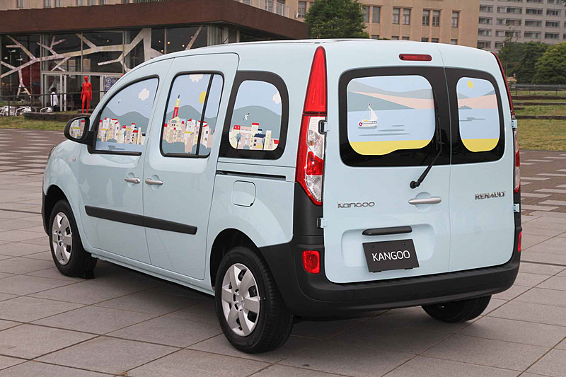 ボディカラー「ブルー ドラジェ」を採用した限定車「カングー クルール」