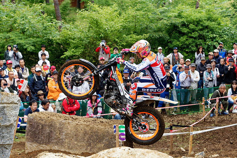 岩を設置したセクションや急斜面を利用したセクション、水辺のセクションなどバラエティに富む