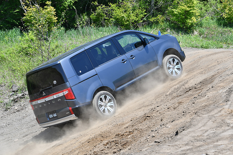 悪路もなんなくこなすデリカD：5