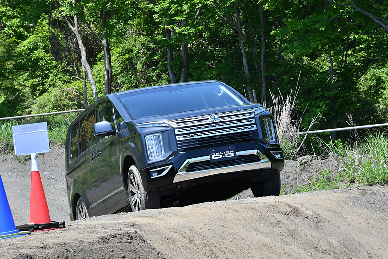 悪路もなんなくこなすデリカD：5