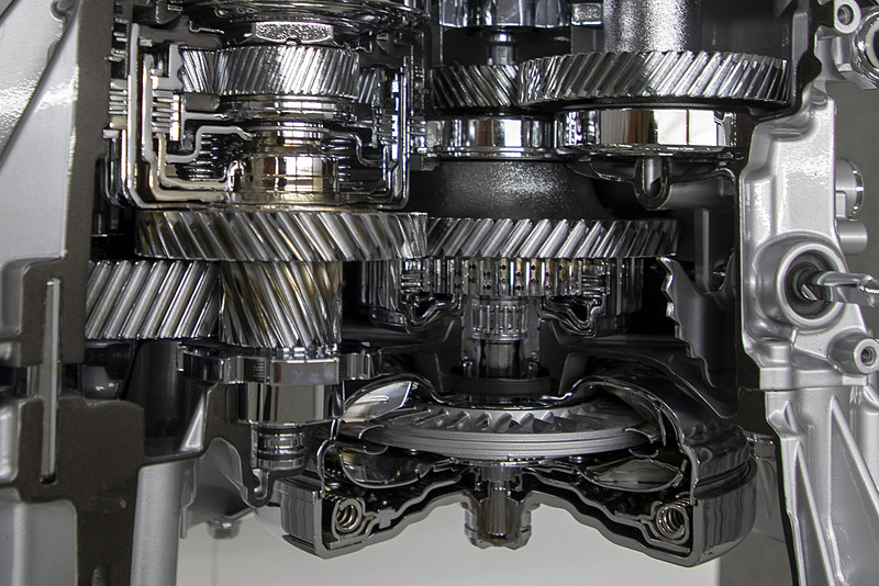 ベルトを介して駆動を伝えていたCVTにソリッドギヤと遊星ギヤを組み合わせた世界初の新技術を採用