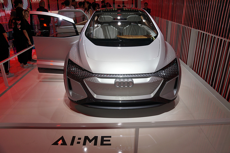 コンセプトカーの「AI:ME」も展示