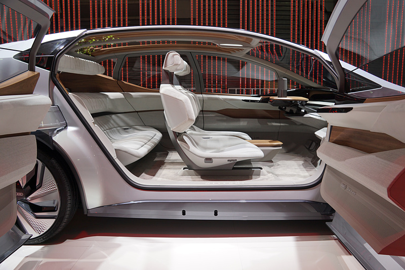 コンセプトカーの「AI:ME」も展示