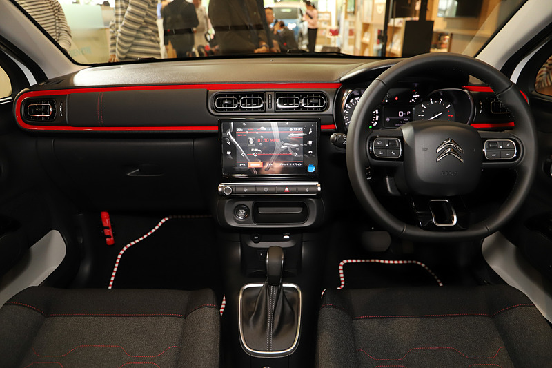 インテリアはベース車両のC3 SHINEと同じ
