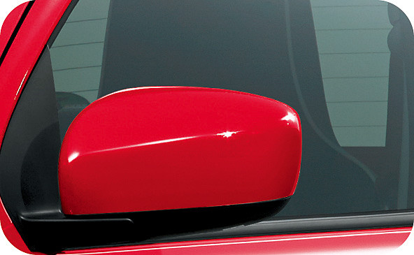 「電動格納式リモコンドアミラー」「カラードドアミラー」「UVカット機能付ガラス（全面）」などを特別装備