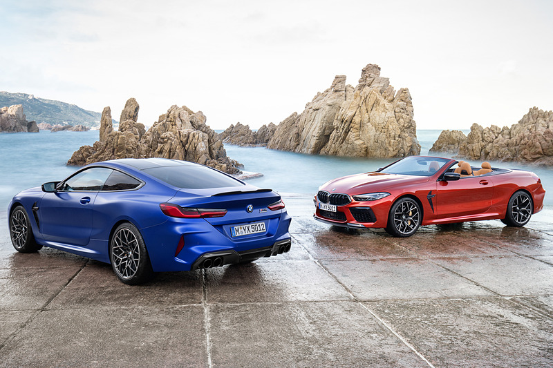 「M8 コンペティション クーペ」（左）と「M8 コンペティション コンバーチブル」（右）
