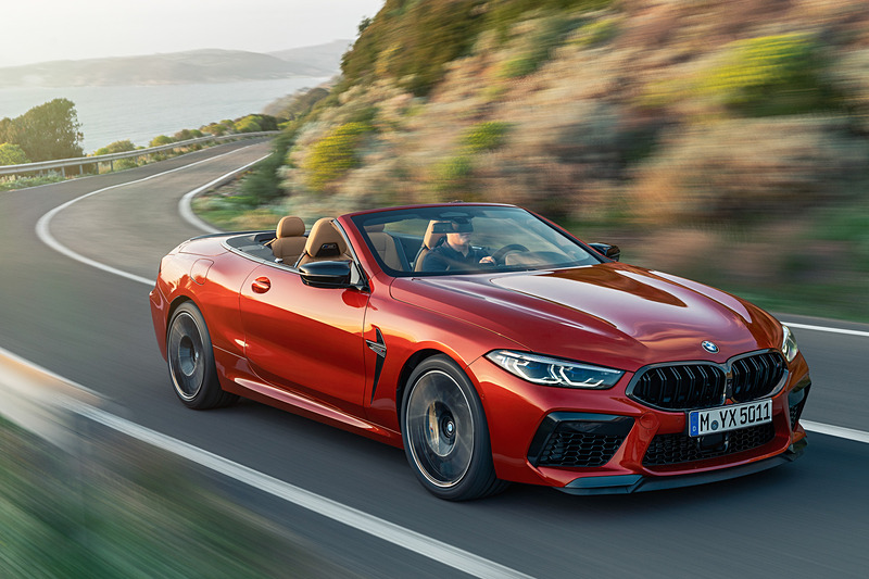 M8 コンペティション コンバーチブルの走行イメージ