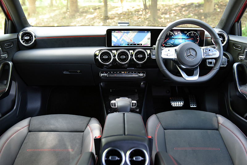 インテリアもA 180シリーズと同様の装備となる