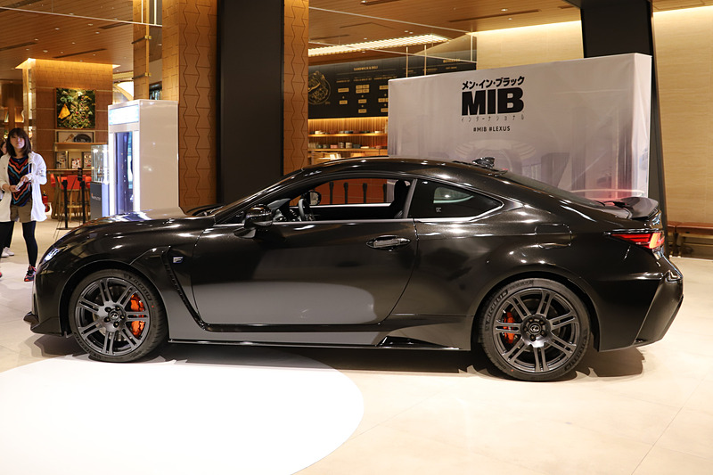 外観だけでなく、インテリアもMIB仕様