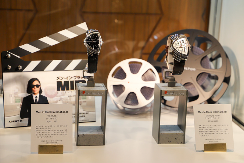 実際に劇中で着用された時計も展示。近くでよく見ると、撮影時についたであろう傷がいくつか見える。写真では捉えきれなかったので、気になる方はぜひ足を運んでみていただきたい