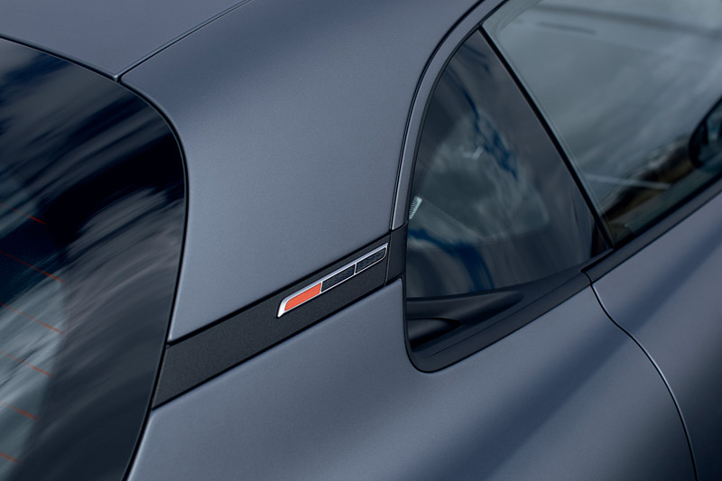 A110Sのボディサイズは4180×1798×1248mm（全長×全幅×全高）、ホイールベースは2419mm。パワーウェイトレシオは標準モデルが4.3kg/PSのところ、A110Sでは3.8kg/PSとなっている