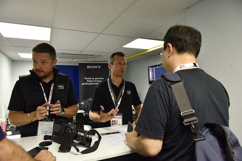 筆者も取材で使用しているα7IIIを清掃してもらうことにした